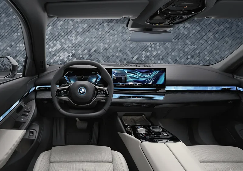2025 BMW 5시리즈 포토 530i와 520i 차이 한눈에 보기 1
