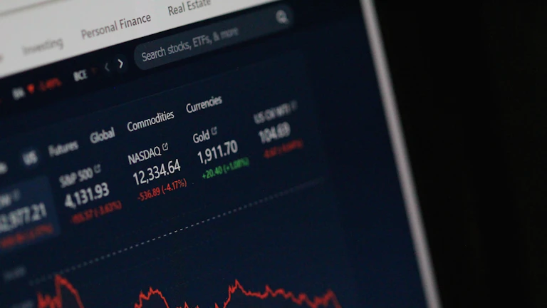 알트코인 거래 차트와 상승세를 나타내는 그래프