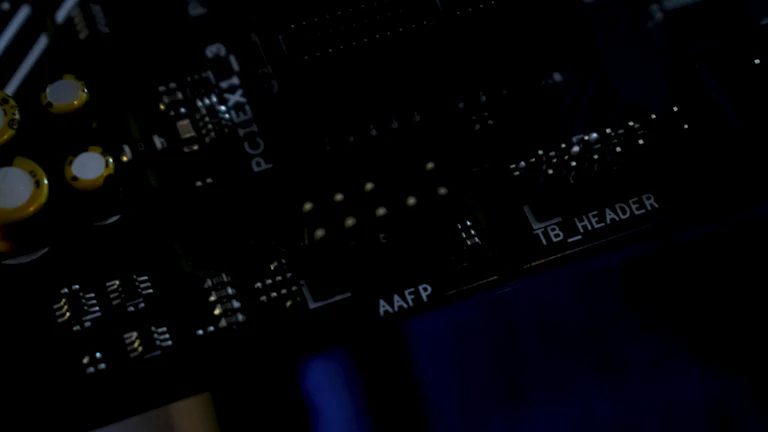 AMD 로고와 서버 칩