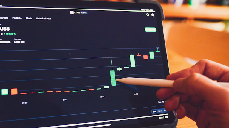 데이터망을 분석하는 AI 트레이딩 시스템