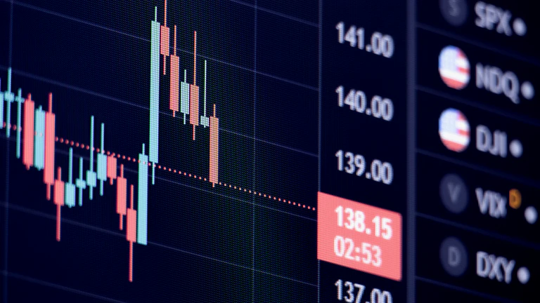 BAYC(지루한 원숭이) 바닥가, 급락 원인 심층 분석과 유가랩스 대응 전략 9 하락하는 주식 시장 차트