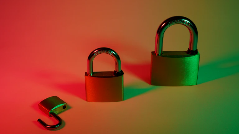 스캠 스니퍼(Scam Sniffer) 트위터 피싱 계정 제보 확인, 디지털 자산 보호를 위한 필승 전략 13 디지털 보안 개념