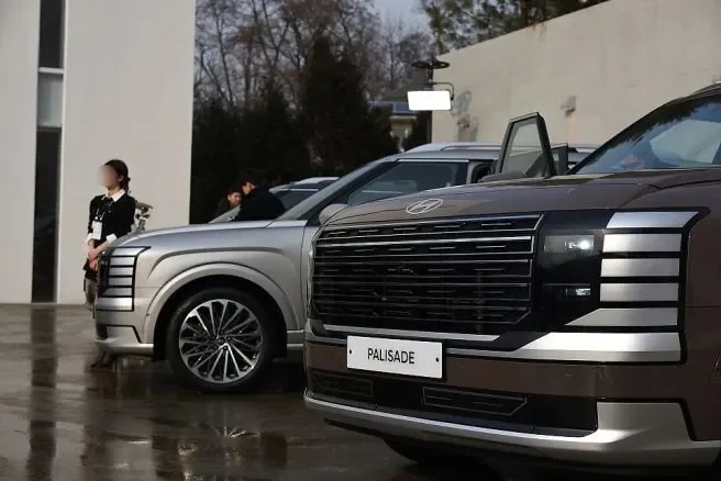 패밀리 SUV 장거리 주행 장면