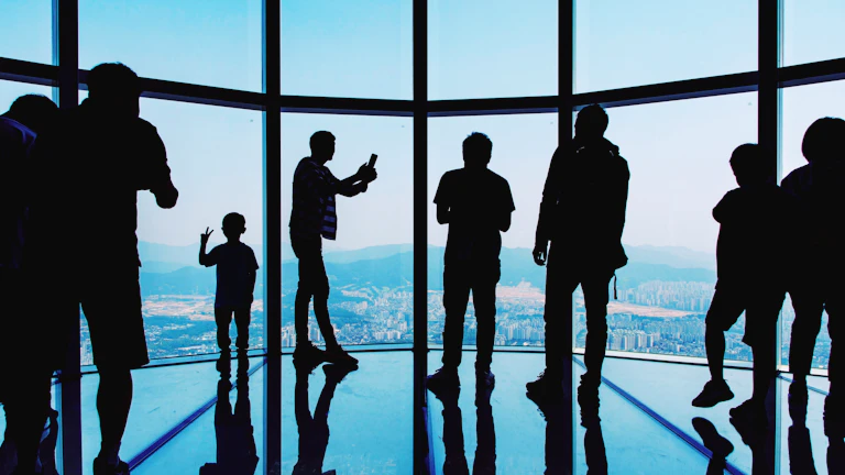 기관 투자자들이 가상자산 시장 동향을 논의하는 회의