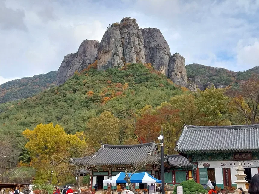 용추폭포 탐방로와 계곡 풍경
