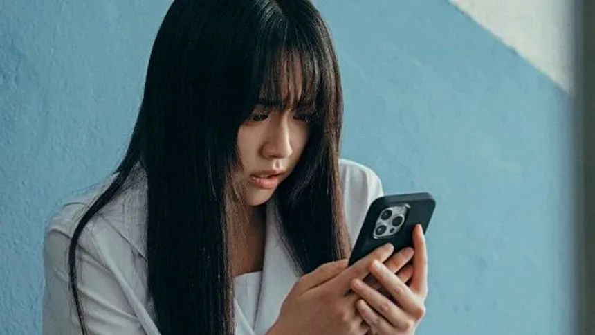 스릴러 드라마 눈 클로즈업