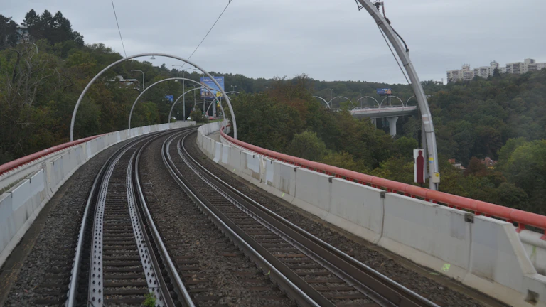 복잡하게 연결된 네트워크 인프라
