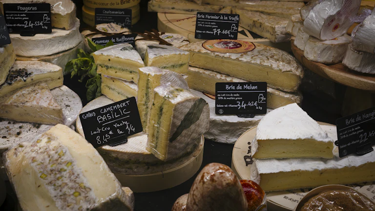 rising-with-rsi-falling - 가격은 상승하지만 RSI는 하락하는 약세 다이버전스 차트 예시