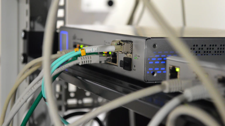 리보크 캐시, 내 코인 지키는 해킹 권한 삭제 및 지갑 보안 완벽 가이드 12 안전한 컴퓨터 네트워크 환경