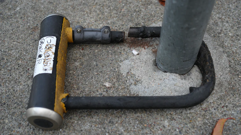 EigenLayer 수익 극대화와 잠재 리스크 관리 전략 10 잠재 리스크를 관리하는 보안 자물쇠