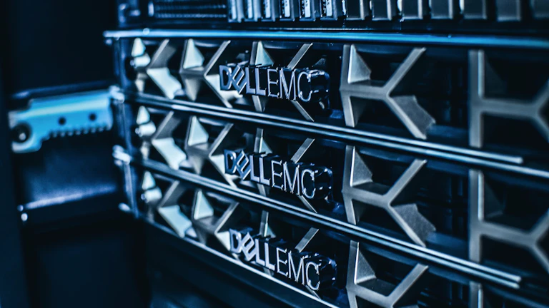 텔레그램 봇 만들기, 파이썬으로 가격 알림 받기 완벽 가이드 12 데이터 센터의 서버 랙