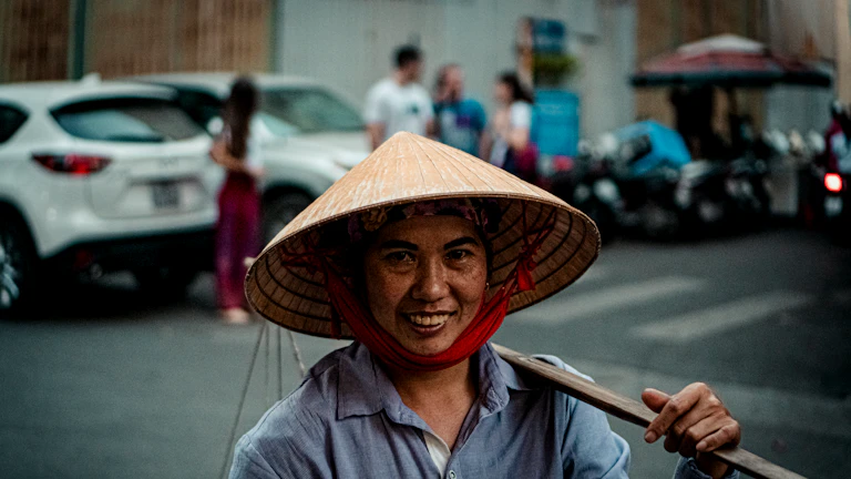 채널 매매, 상단 매도 하단 매수 전략으로 꾸준히 수익 내는 비법 대공개 12 성공적인 트레이더가 미소 짓고 있다